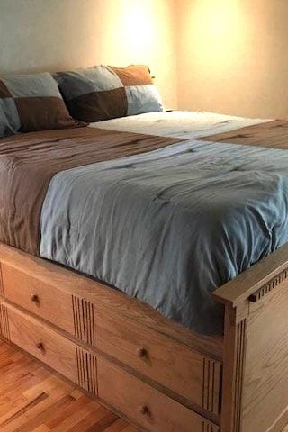 High Storage King Size Bed Made of Solid Hardwood